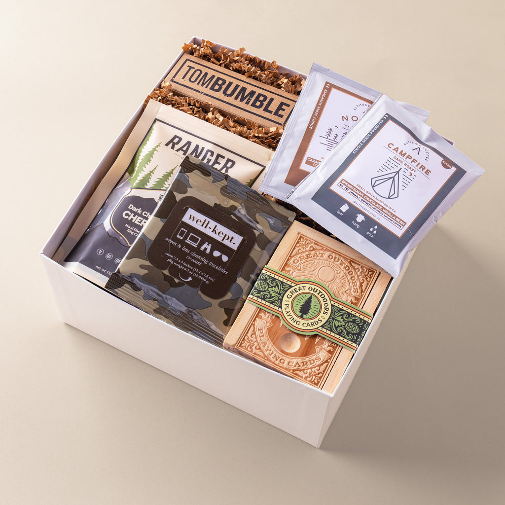 The Rare Adventure gift box is perfect for any nature lover, whether they're hitting the trails or just dreaming of their next adventure in nature. Features a selection of premium outdoors-themed products that includes your choice of playing cards or National Parks candle.